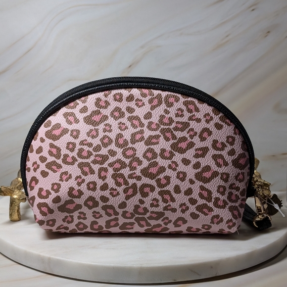 NWOT Sanrio Hello Kitty Leopard Print Make Up Cosmetic Pouch Bag - Picture 4 of 8
